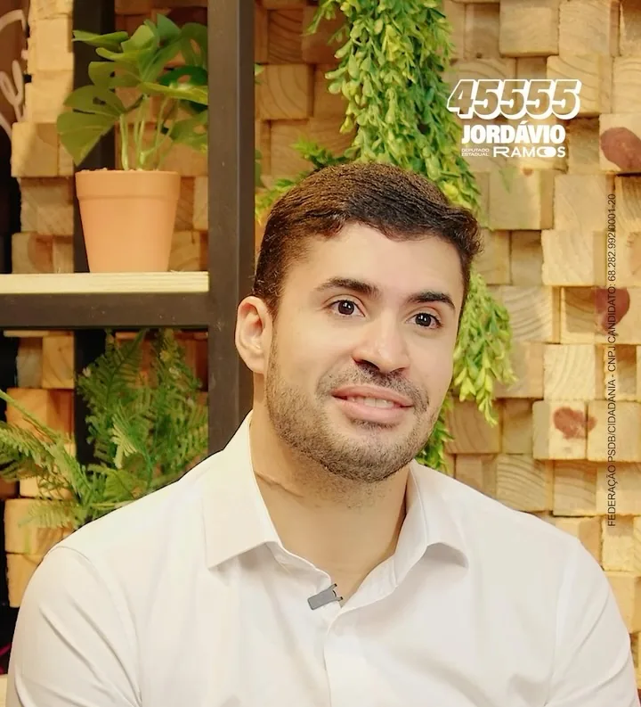 Jordávio Ramos de camisa branca
